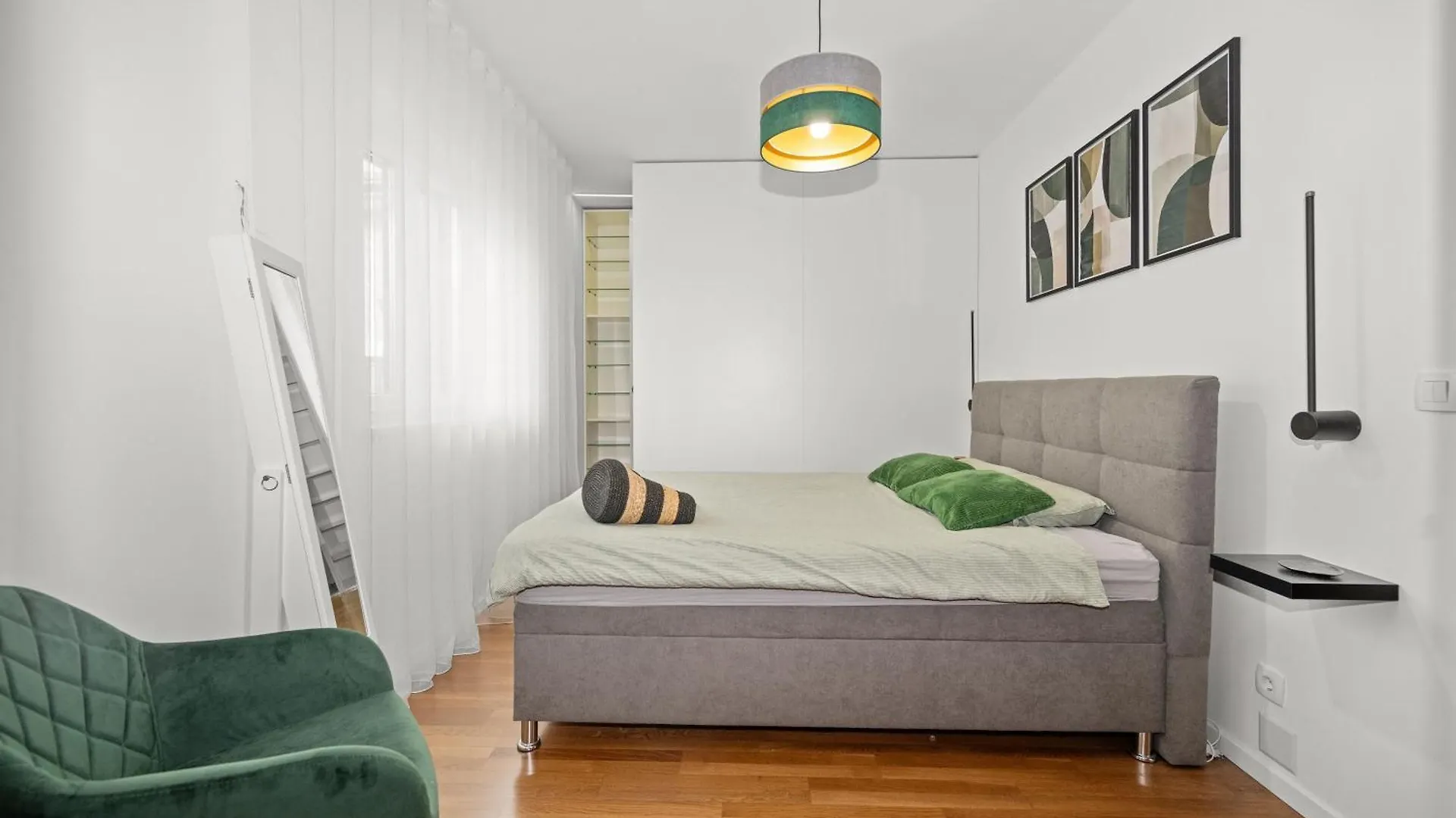 Wunderschoener Neubau Bungalow Mit Privatem Pool Und Jacuzzi Vozilici Holiday home