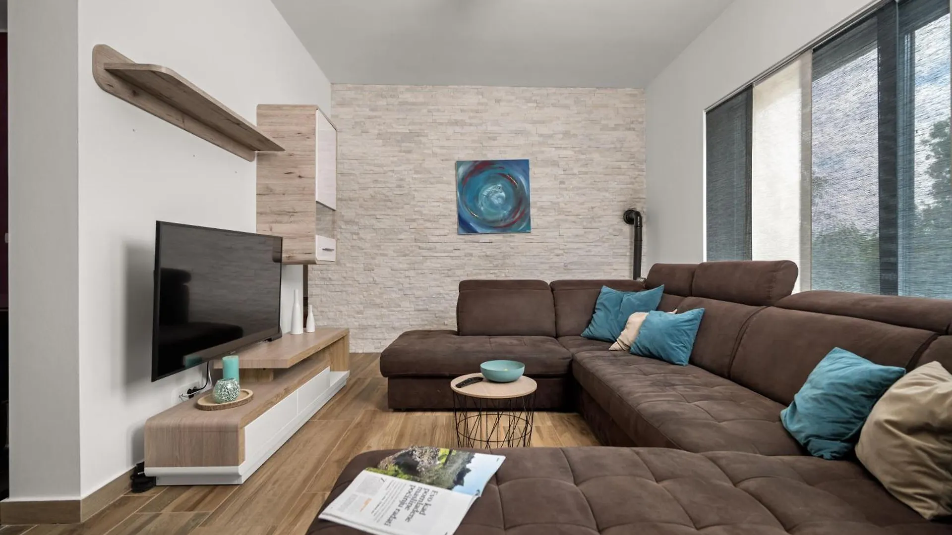 Wunderschoener Neubau Bungalow Mit Privatem Pool Und Jacuzzi Vozilici Holiday home