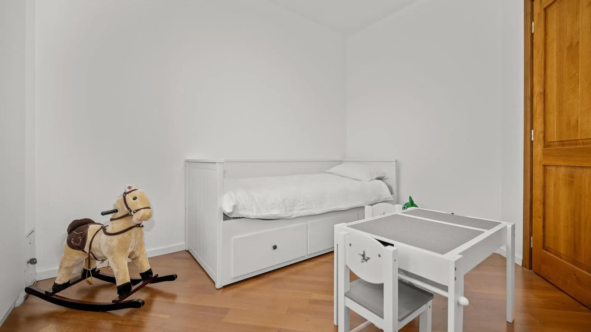 Wunderschoener Neubau Bungalow Mit Privatem Pool Und Jacuzzi Vozilici Σπίτι διακοπών